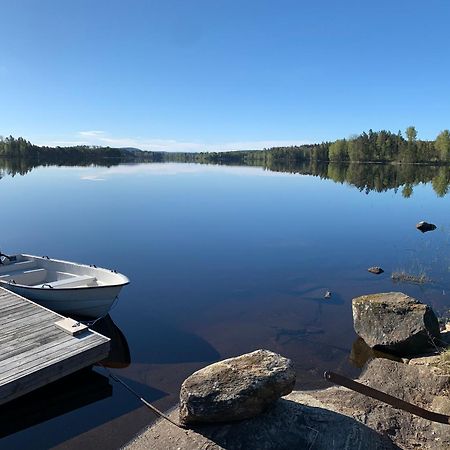 Cozy Cottage By The Lake, Charlottenberg Åmotfors 外观 照片