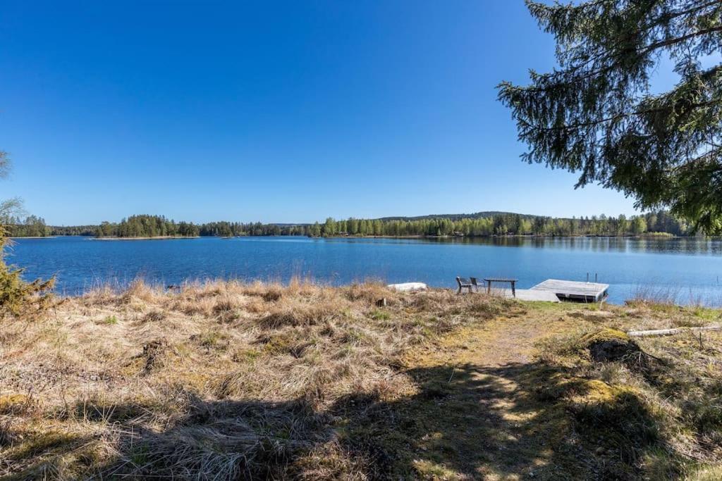 Cozy Cottage By The Lake, Charlottenberg Åmotfors 外观 照片