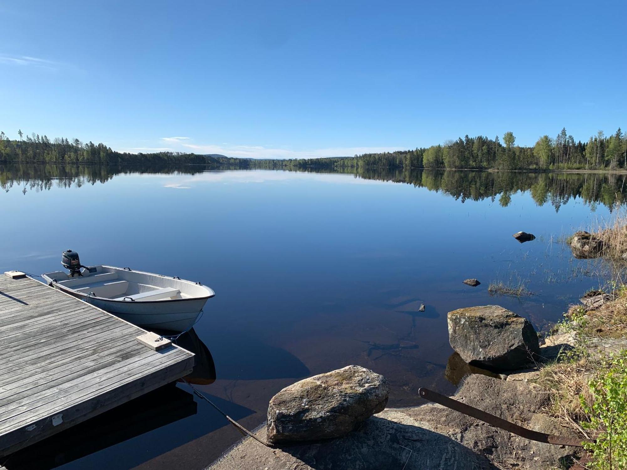 Cozy Cottage By The Lake, Charlottenberg Åmotfors 外观 照片