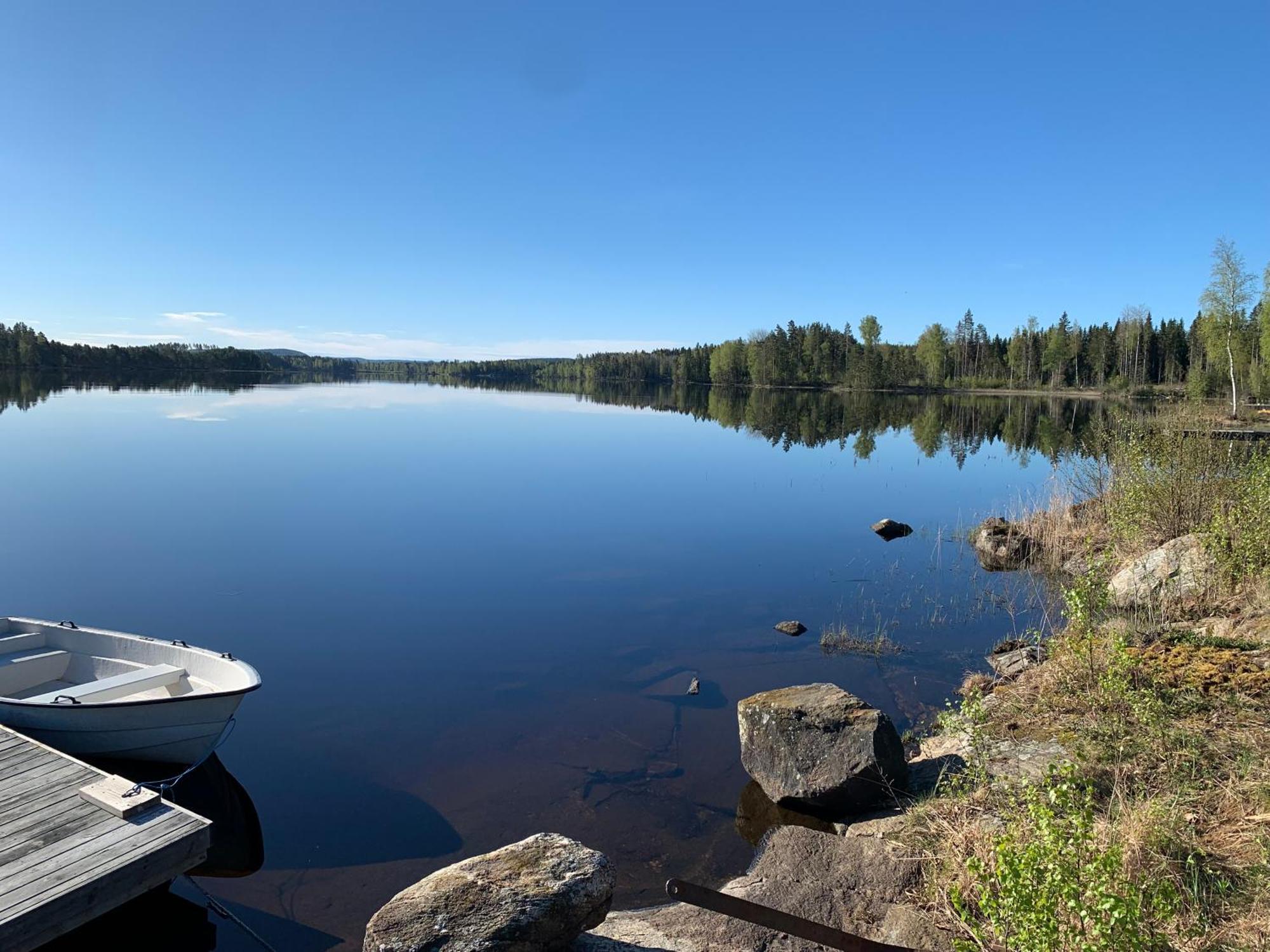 Cozy Cottage By The Lake, Charlottenberg Åmotfors 外观 照片